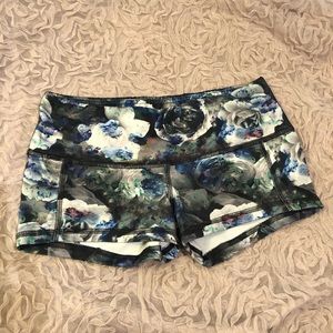 Floral Fleo Shorts